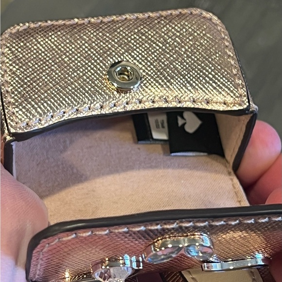 Kate Spade Bunbun Bunny Rabbit Metallic Leather Airpods Case in Rose Gold - Picture 6 of 7